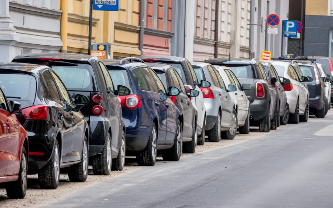 Off-Street vs. On-Street Parken – Vorteile, Nachteile und eine Lösung für alle
