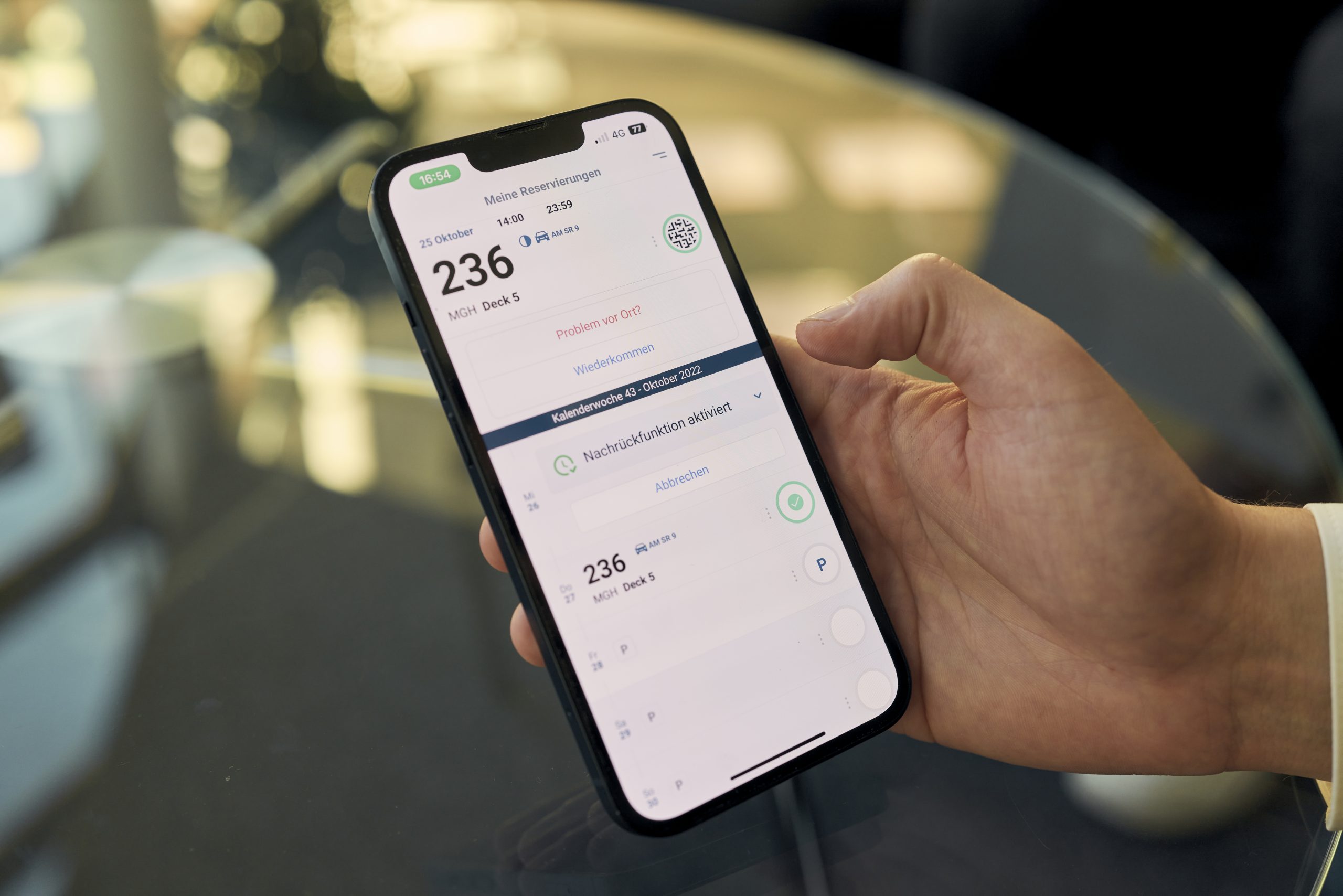 Kopie von 221025_ParkHere_Frequentis_0453_7000px Smart Parking für Firmen und Unternehmen