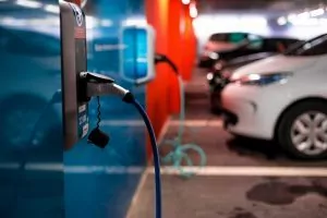 Parken und Laden am Arbeitsplatz: Das sollten Sie wissen